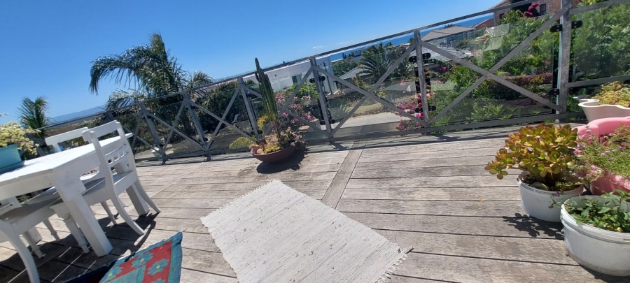 4 Bedroom Property for Sale in Wavecrest Eastern Cape